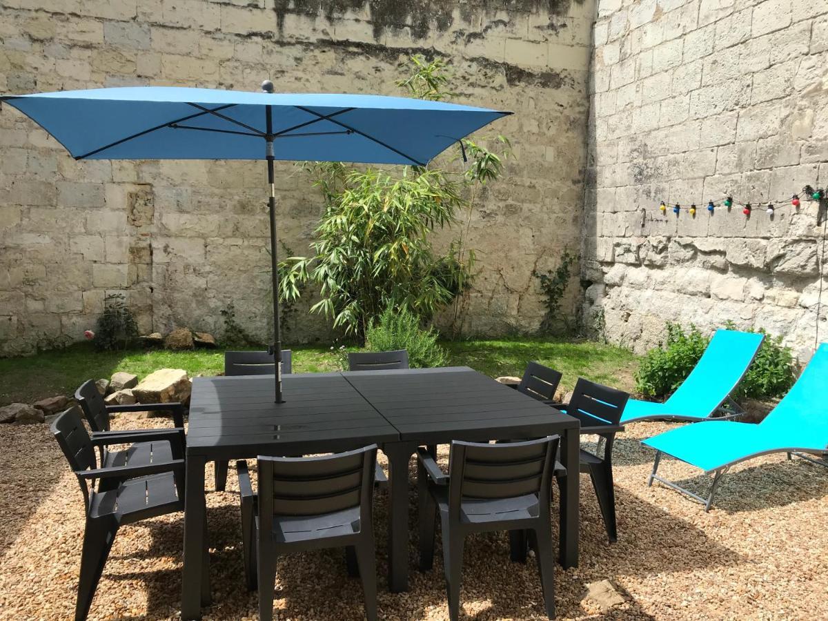 Jolie Maison Tuffeau Centre De Saumur Avec Local Velos Bagian luar foto